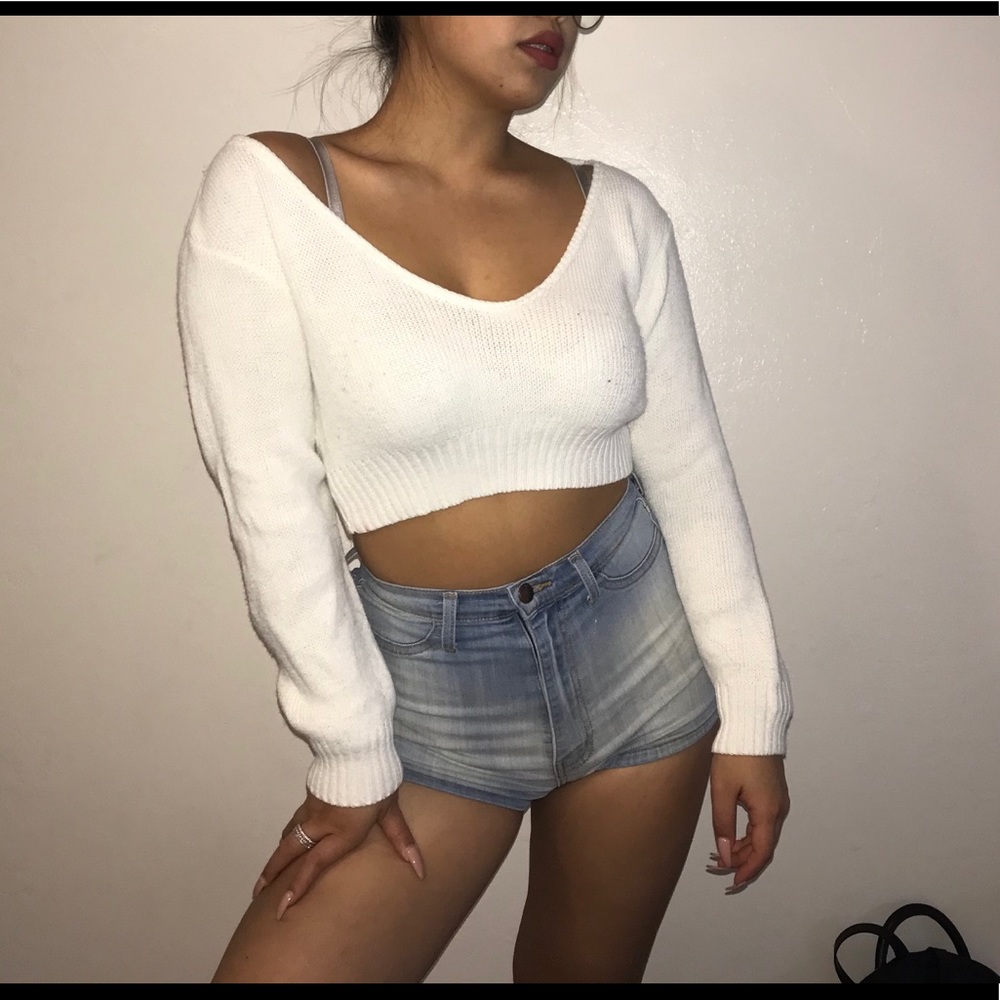 White croptop